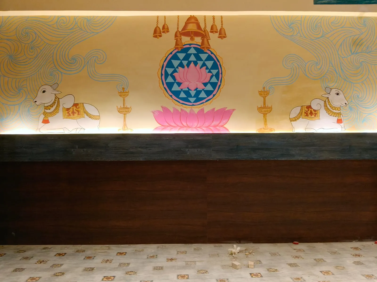 Hotel Indoor Wall Painting by Deepak in Delhi - hotel-indoor-wall-painting-delhi-15.webp
